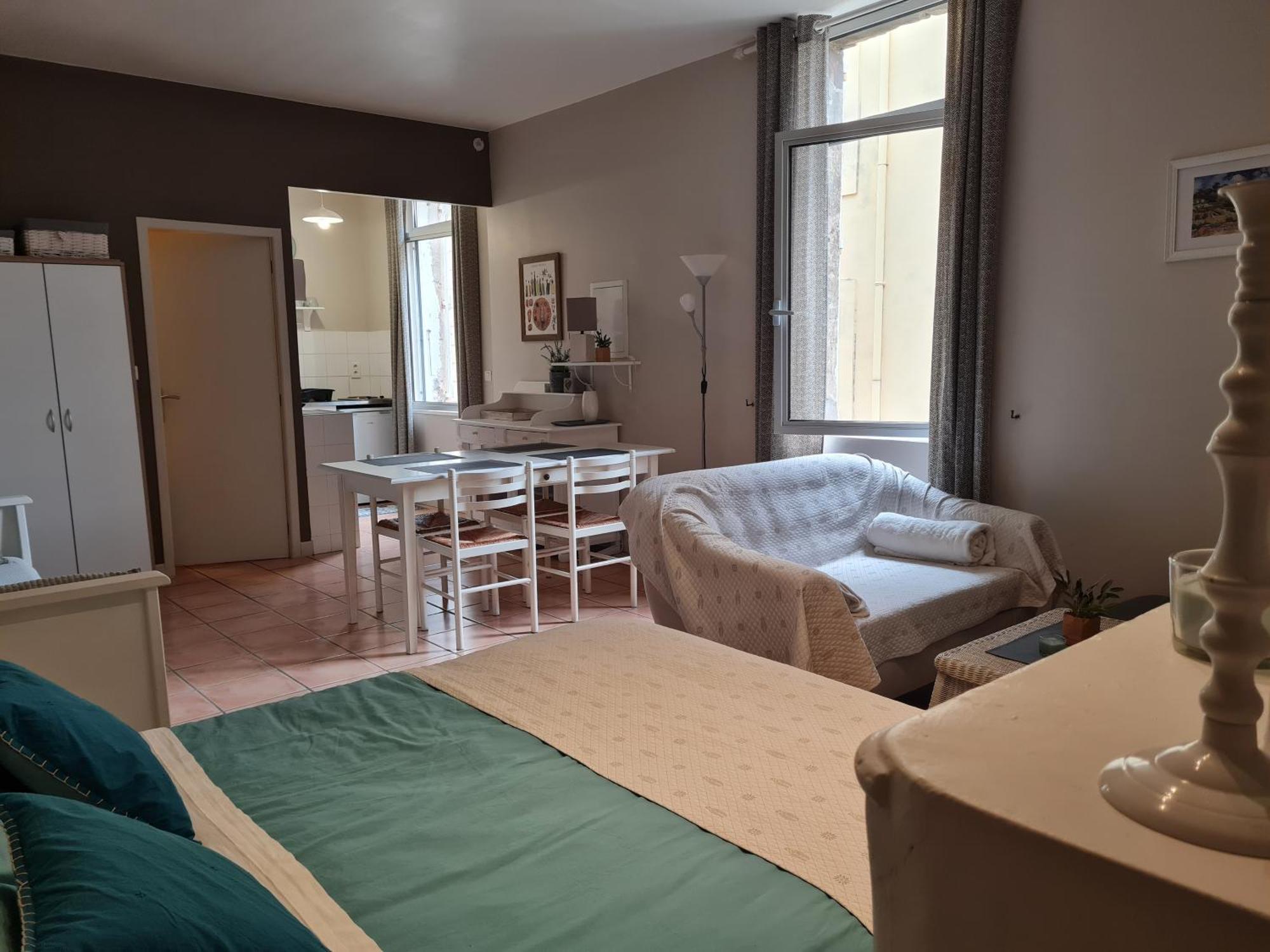 Le Prieure - Studios Jusqu'A 4 Personnes Villeneuve-les-Beziers Exterior photo